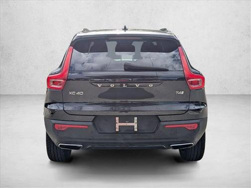 2020 Volvo XC40 T4 R-Design