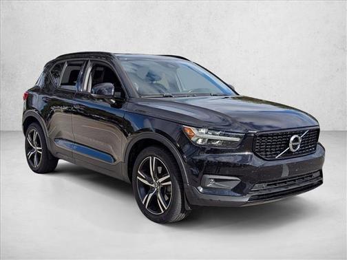 2020 Volvo XC40 T4 R-Design