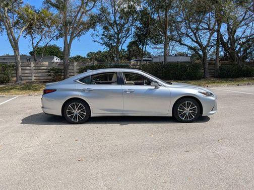 2025 Lexus ES 350 Base