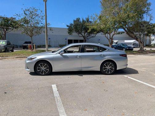 2025 Lexus ES 350 Base
