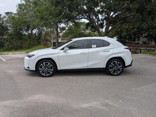 2026 Lexus UX 300h Premium