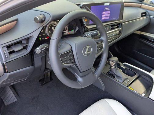 2025 Lexus ES 300h Base