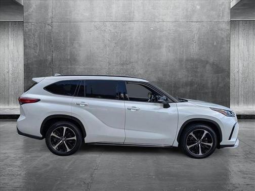 2022 Toyota Highlander XSE