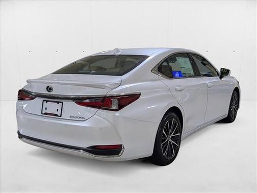 2025 Lexus ES 300h Base