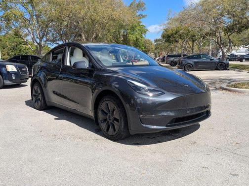 2025 Tesla Model Y Long Range Dual Motor All-Wheel Drive