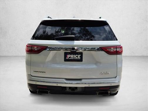 Iridescent Pearl Tricoat 2021 Chevrolet Traverse High Country