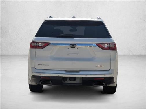 Iridescent Pearl Tricoat 2021 Chevrolet Traverse High Country