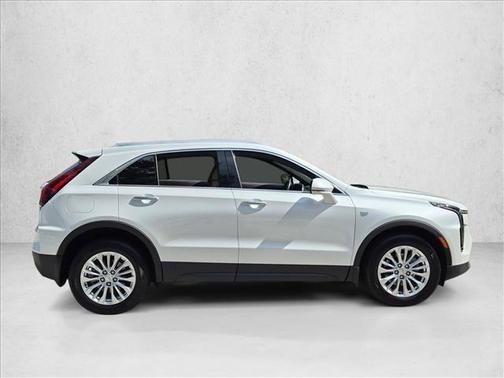 Crystal White Tricoat 2024 Cadillac XT4 Luxury