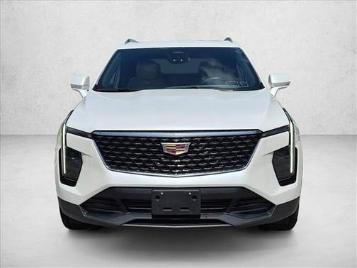 Crystal White Tricoat 2024 Cadillac XT4 Luxury