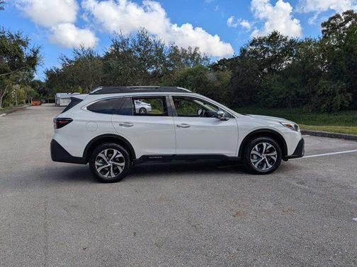 2022 Subaru Outback Touring XT
