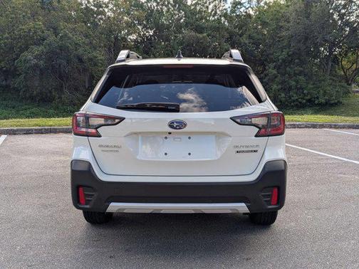 2022 Subaru Outback Touring XT