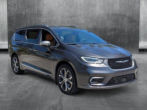 2023 Chrysler Pacifica L