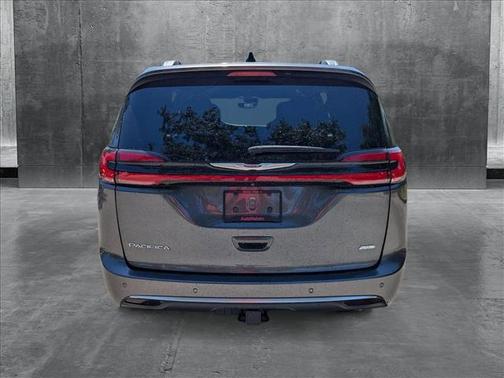 2023 Chrysler Pacifica L