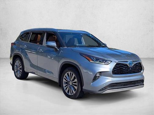 2021 Toyota Highlander Hybrid Platinum