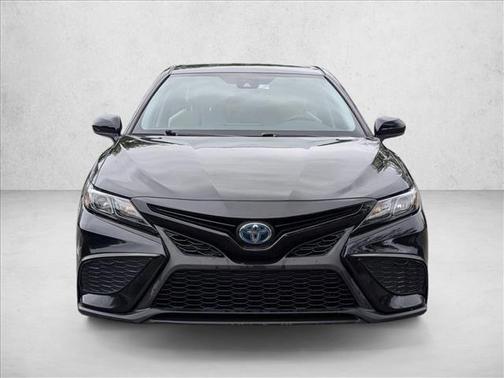 Midnight Black Metallic 2021 Toyota Camry SE