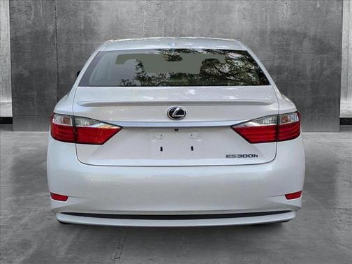 2015 Lexus ES 300h Base
