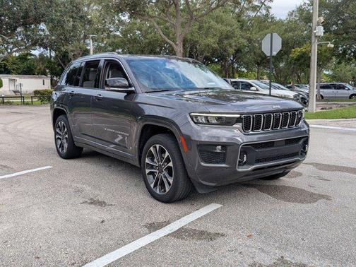 2022 Jeep Grand Cherokee Overland