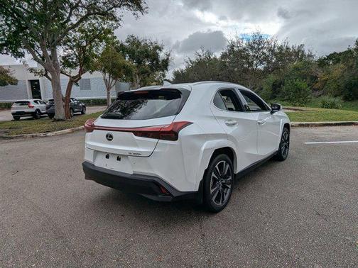 2024 Lexus UX 250h Base