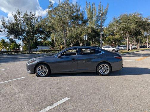 2023 Lexus ES 350 Ultra Luxury