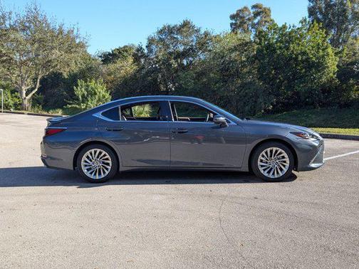 2023 Lexus ES 350 Ultra Luxury