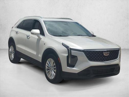 Crystal White Tricoat 2024 Cadillac XT4 Luxury