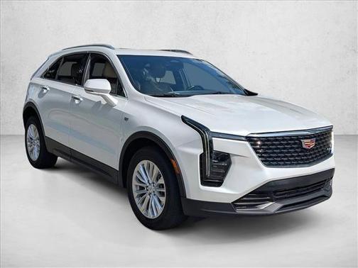 Crystal White Tricoat 2024 Cadillac XT4 Luxury