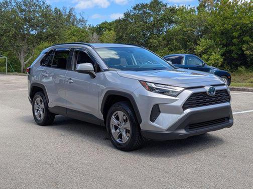 2023 Toyota RAV4 Hybrid XLE