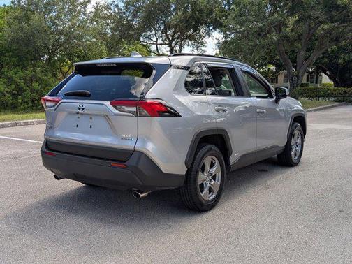 2023 Toyota RAV4 Hybrid XLE