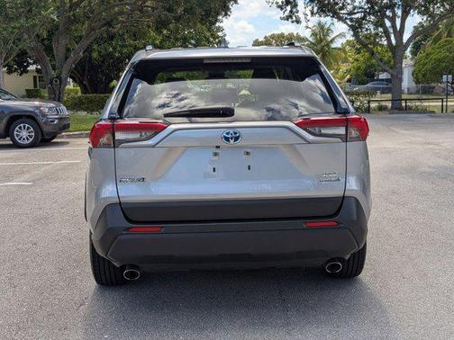 2023 Toyota RAV4 Hybrid XLE