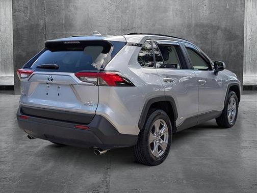 2023 Toyota RAV4 Hybrid XLE