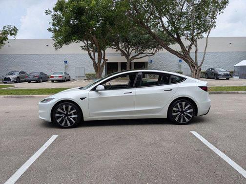 2025 Tesla Model 3 Long Range