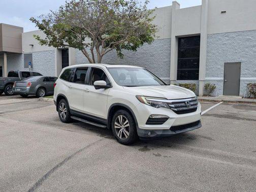 White Diamond Pearl 2017 Honda Pilot EX-L