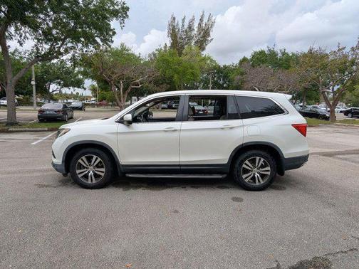 White Diamond Pearl 2017 Honda Pilot EX-L