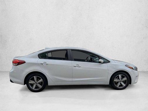 Snow White Pearl 2018 Kia Forte LX