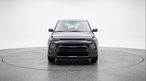 Gravity Gray 2025 Kia Soul LX