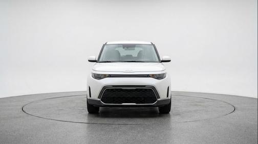 Snow White Pearl 2025 Kia Soul LX