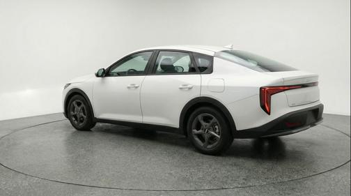 Snow White Pearl 2025 Kia K4 LXS
