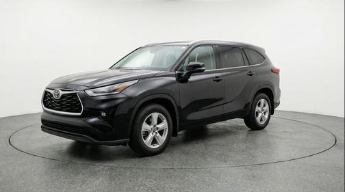 Midnight Black Metallic 2025 Toyota Highlander LE