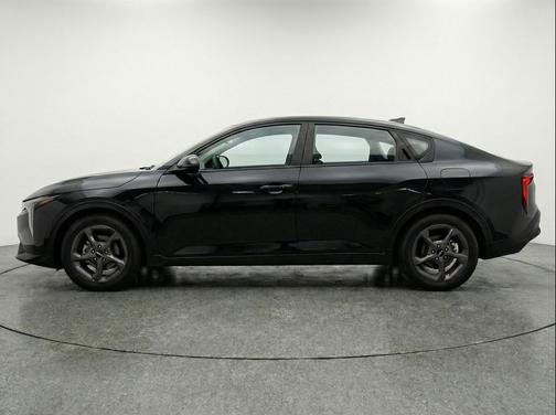 Aurora Black Pearl 2025 Kia K4 LXS
