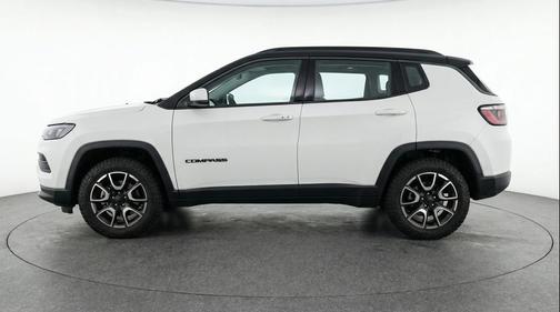 Bright White Clearcoat 2025 Jeep Compass Trailhawk