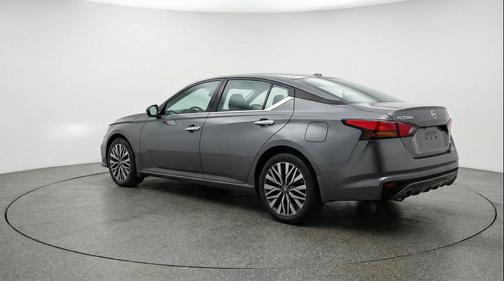 Gun Metallic 2025 Nissan Altima SV FWD