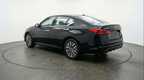 Super Black 2025 Nissan Altima SV FWD