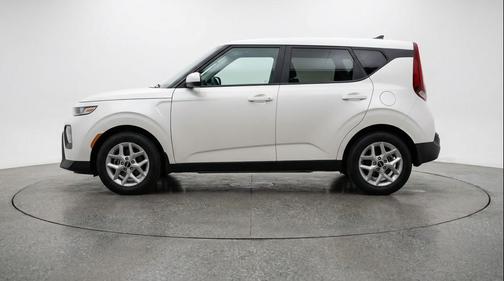 Snow White Pearl 2025 Kia Soul LX