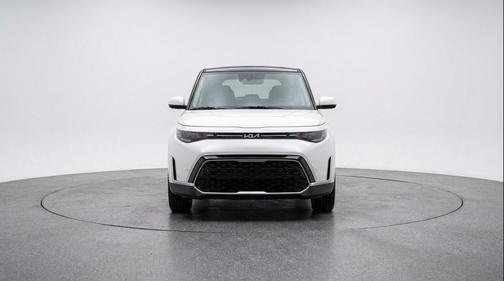 Snow White Pearl 2025 Kia Soul LX