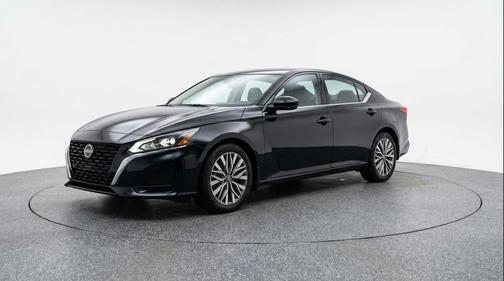 Super Black 2025 Nissan Altima SV FWD