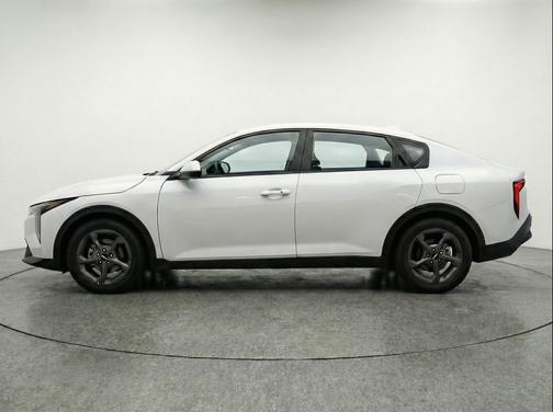 Snow White Pearl 2025 Kia K4 LXS