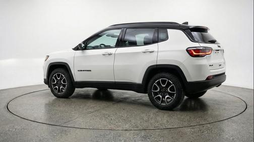 Bright White Clearcoat 2025 Jeep Compass Trailhawk