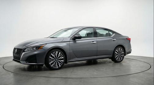 Gun Metallic 2025 Nissan Altima SV FWD