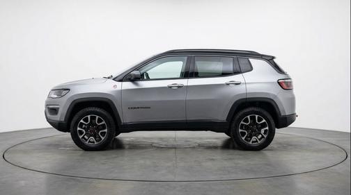 Silver Zynith Metallic Clearcoat 2025 Jeep Compass Trailhawk