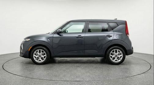 Gravity Gray 2025 Kia Soul LX